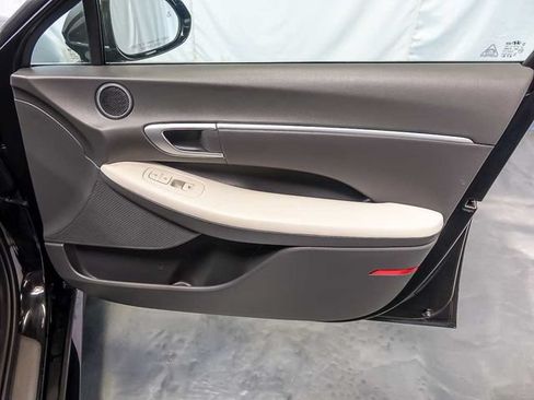Used 2025 Hyundai Sonata SEL FWD image 28