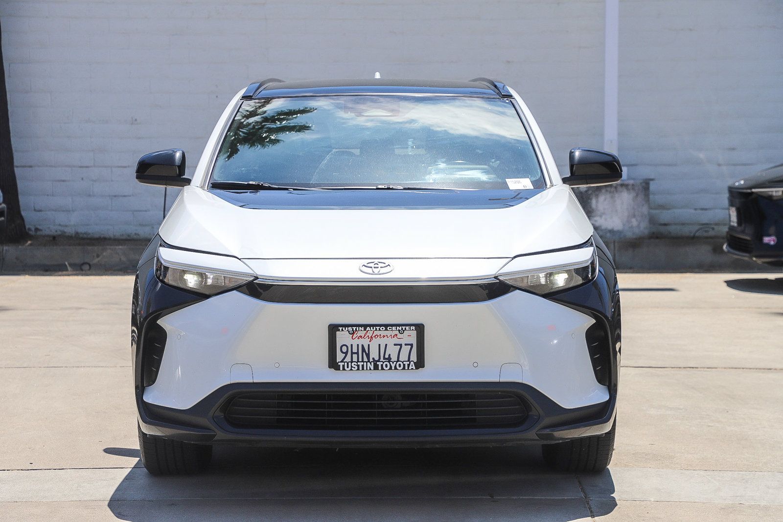 Used 2023 Toyota bZ4X AWD image 2