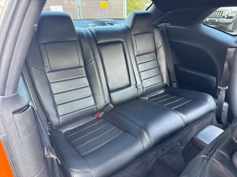 Used 2014 Dodge Challenger R/T image 31