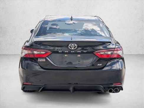 Certified 2022 Toyota Camry SE w/ Convenience Package image 6