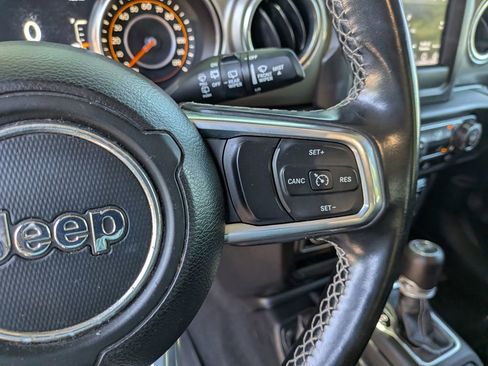 Used 2020 Jeep Wrangler Unlimited Sahara AWD/4WD image 18