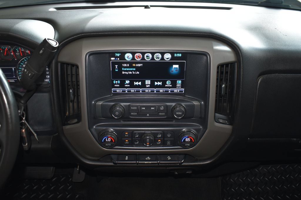 Used 2018 Chevrolet Silverado 1500 LT w/ Texas Edition AWD/4WD image 18