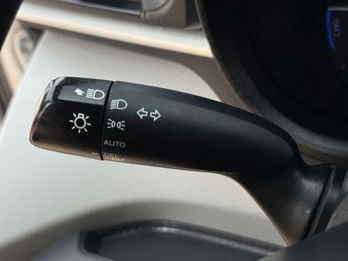Used 2023 Toyota Sienna LE FWD image 22