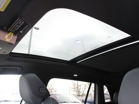 New 2026 Volkswagen Tiguan SE R-Line image 5