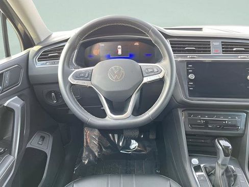 Used 2024 Volkswagen Tiguan SE image 16