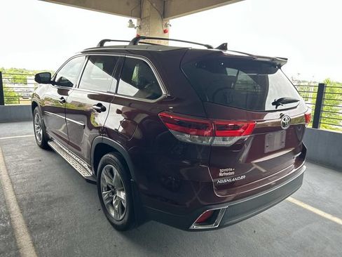 Used 2019 Toyota Highlander Limited AWD/4WD image 2