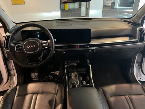 Used 2024 Kia Sorento S image 34