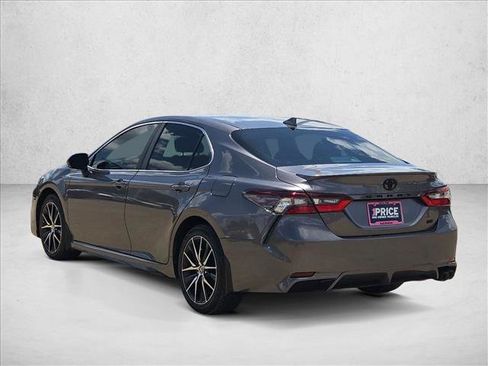Used 2024 Toyota Camry SE FWD image 7