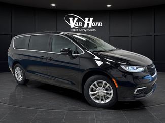 New 2026 Chrysler Pacifica Select AWD/4WD video 1
