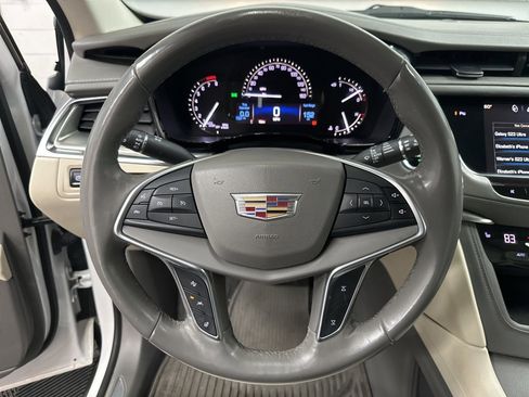 Used 2017 Cadillac XT5 Luxury w/ Driver Awareness Package image 14