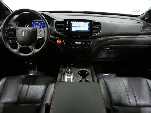 Used 2025 Honda Passport TrailSport image 11