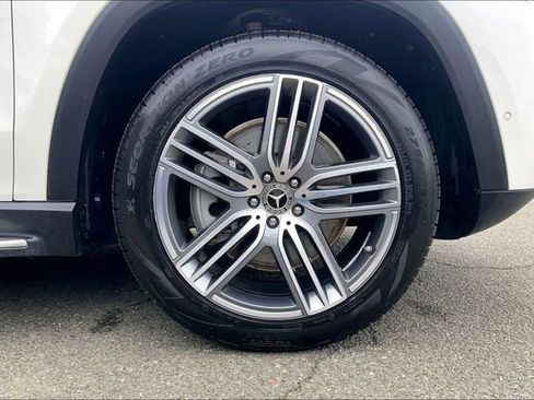 Certified 2023 Mercedes-Benz GLS 450 4MATIC image 9