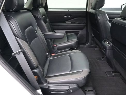Used 2022 Nissan Pathfinder SL w/ SL Premium Package FWD image 12