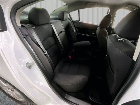 Used 2014 Chevrolet Cruze LT FWD image 25