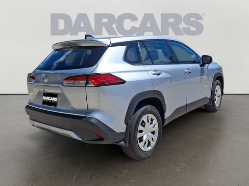 Used 2025 Toyota Corolla Cross L FWD image 6