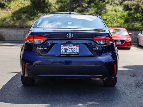 Certified 2022 Toyota Corolla XLE FWD image 5