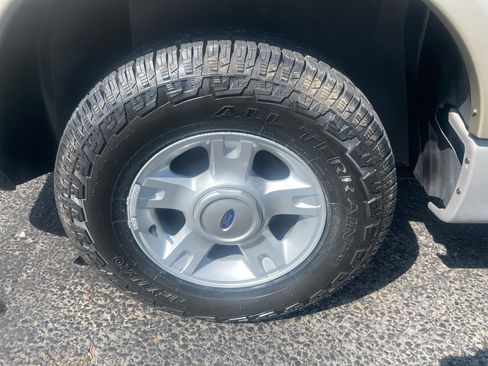 Used 2002 Ford Explorer Sport Trac 4x4 image 12