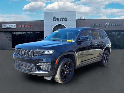 Used 2025 Jeep Grand Cherokee Altitude