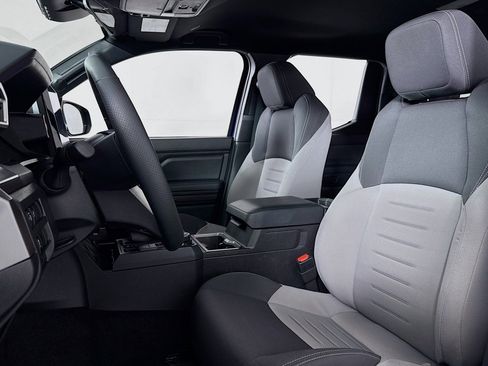 Used 2024 Toyota Tacoma TRD Off-Road image 16