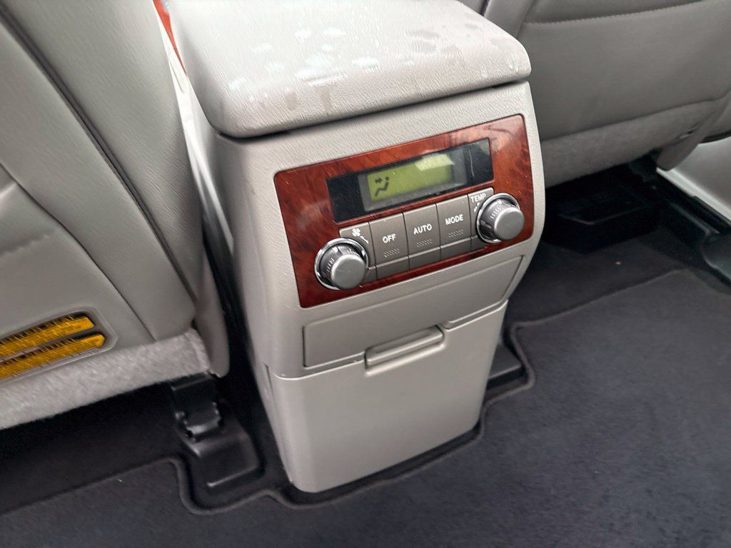 Used 2013 Toyota Highlander Limited FWD image 19