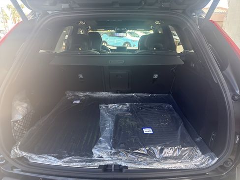 New 2026 Volvo XC60 B5 Ultra w/ Climate Package image 26