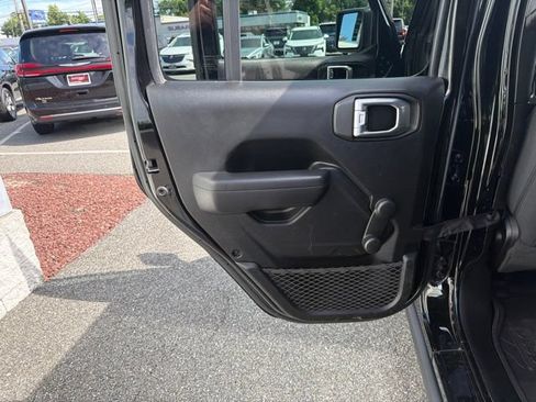 Used 2022 Jeep Wrangler Unlimited Sport AWD/4WD image 13