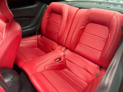 Used 2022 Ford Mustang Coupe image 4