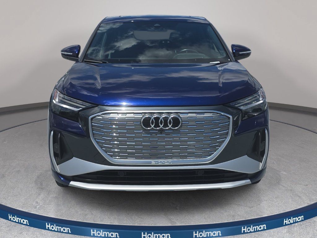 Used 2023 Audi Q4 e-tron Prestige AWD/4WD image 3