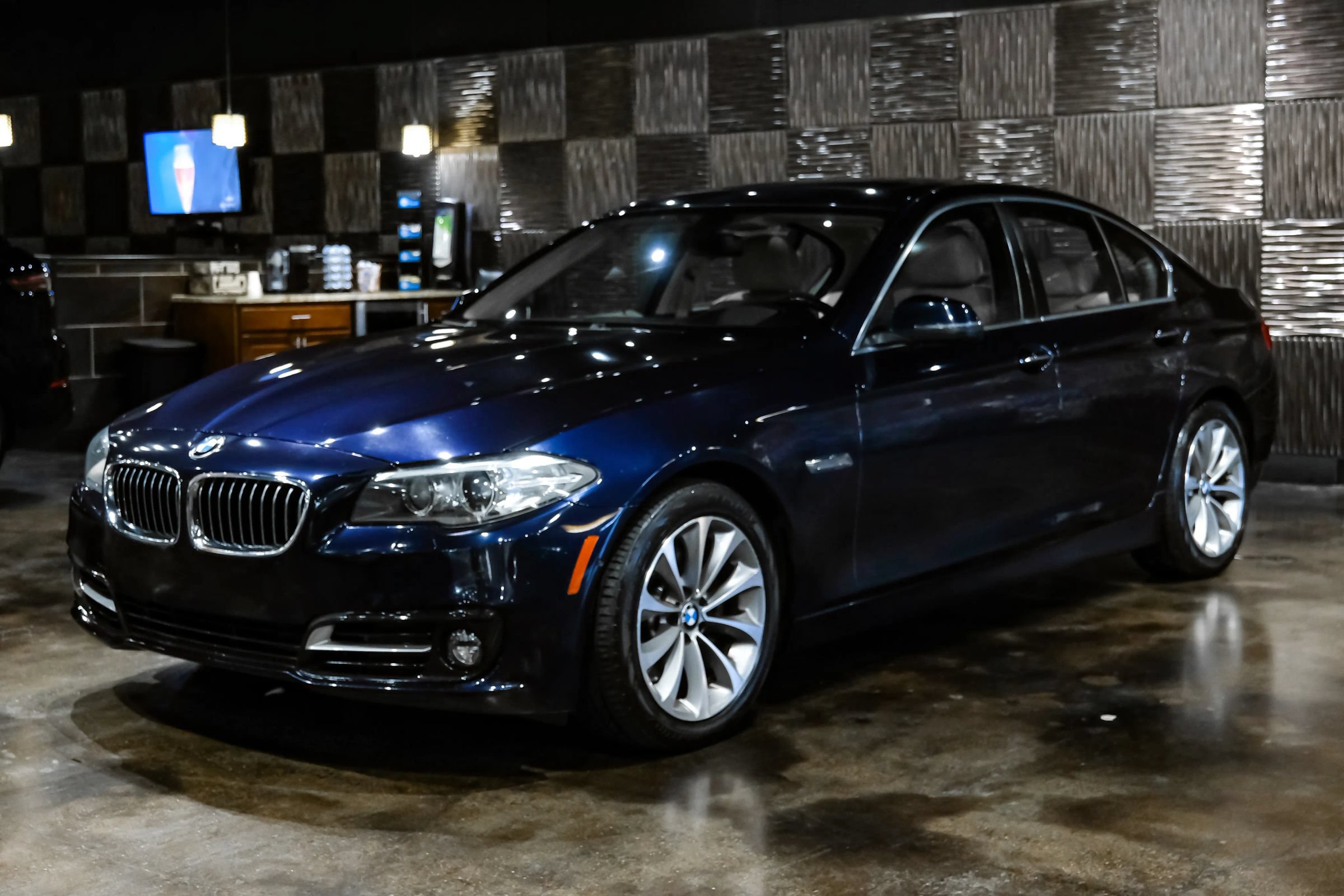 Used 2016 BMW 528i Sedan RWD image 7