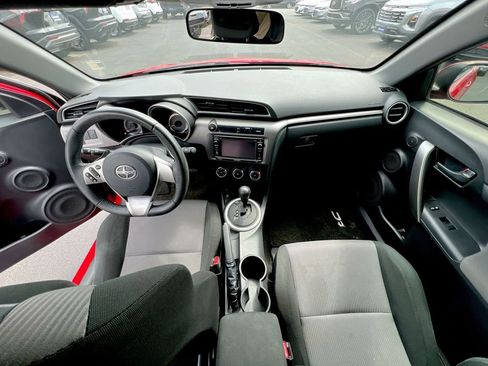 Used 2015 Scion tC FWD image 17