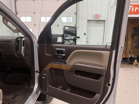 Used 2019 Chevrolet Silverado 2500 LTZ w/ Duramax Plus Package image 28