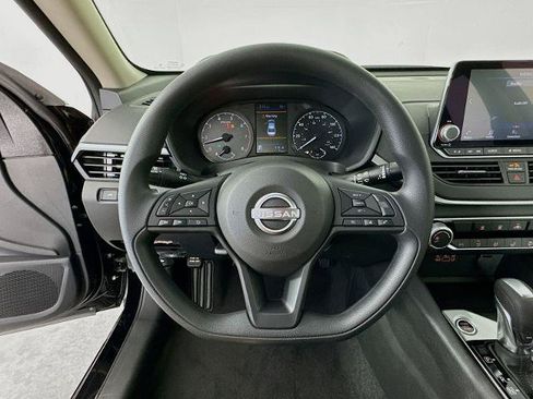 Certified 2025 Nissan Altima 2.5 S FWD image 11