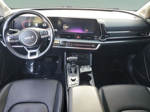 Certified 2024 Kia Sportage EX image 9