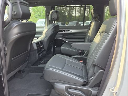 New 2026 Jeep Grand Wagoneer Limited AWD/4WD image 11