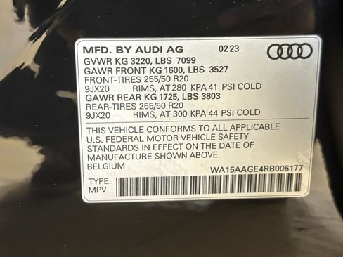 Used 2024 Audi Q8 e-tron Premium Plus w/ Premium Plus Package AWD/4WD image 33