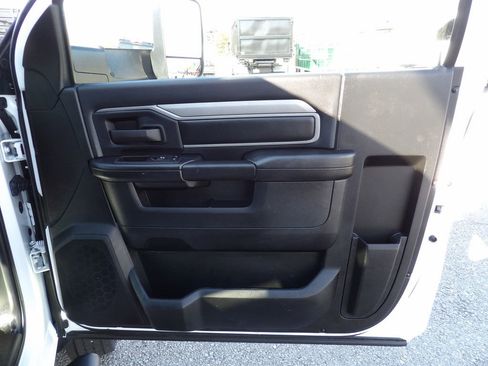 Used 2022 RAM 4500 Tradesman image 40