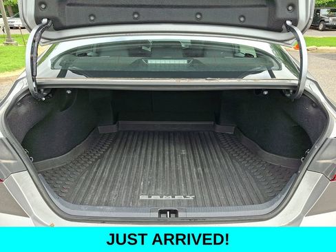 Used 2025 Toyota Camry SE w/ Convenience Package AWD/4WD image 28