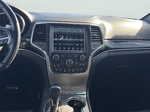Used 2018 Jeep Grand Cherokee Trailhawk w/ Trailhawk Luxury Group AWD/4WD image 16