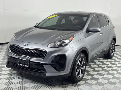 Used 2020 Kia Sportage LX image 11