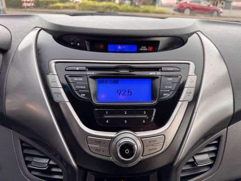 Used 2013 Hyundai Elantra GLS image 18