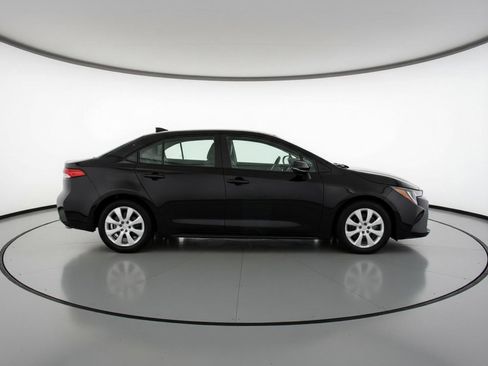 Used 2025 Toyota Corolla LE FWD image 11