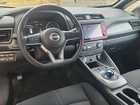 Used 2025 Nissan Leaf S FWD image 3