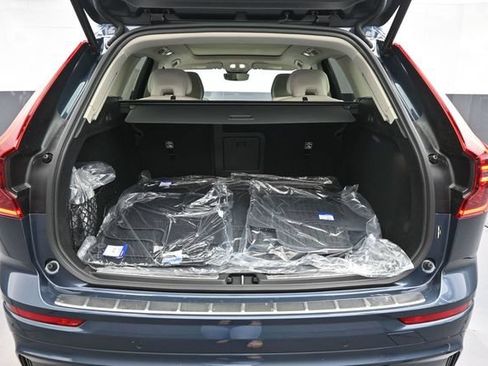 New 2026 Volvo XC60 T8 Ultra w/ Climate Package PRO AWD/4WD image 30