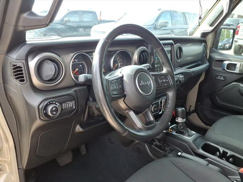 Used 2022 Jeep Gladiator Sport AWD/4WD image 18