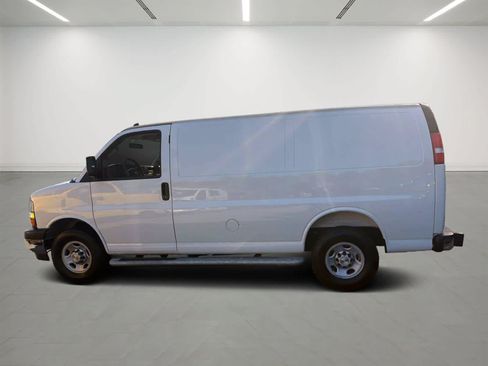Used 2025 Chevrolet Express 2500 w/ Driver Convenience Package RWD image 3