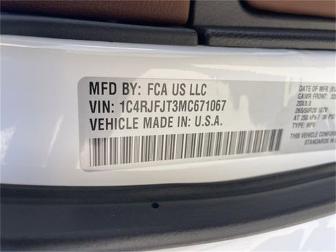 Certified 2021 Jeep Grand Cherokee Summit w/ Platinum Series Group image 29