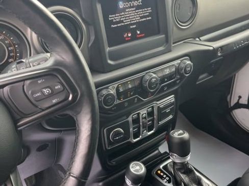 Used 2018 Jeep Wrangler Unlimited Sport S image 14