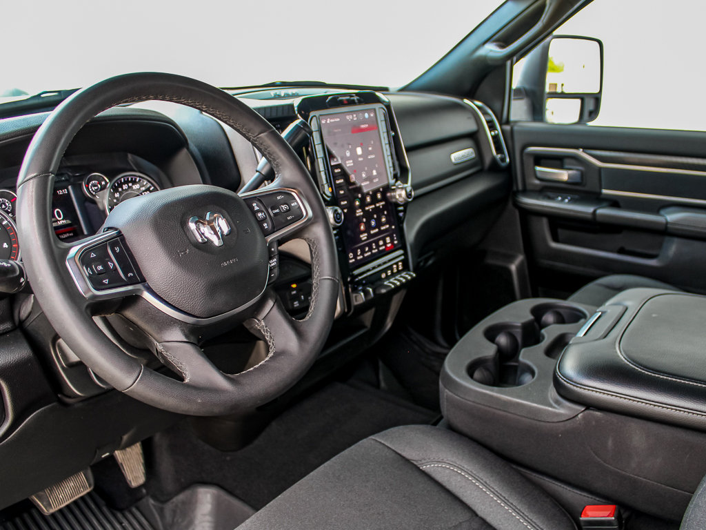Used 2025 RAM 3500 Big Horn AWD/4WD image 18