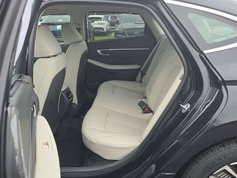 New 2025 Hyundai Sonata Limited FWD image 22