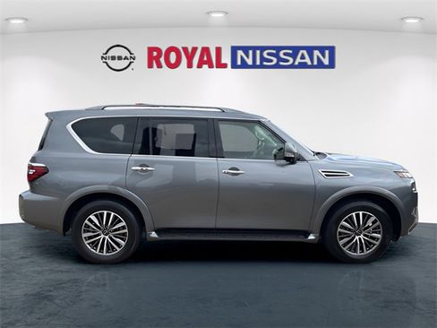 Used 2023 Nissan Armada SL w/ Captain's Chairs Package image 8